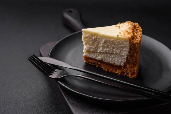 Delicious Sweet Cheesecake Cake Textured Concrete Background Delicious Breakfast Dessert — Stock Photo, Image