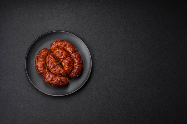 Delicious Grilled Sausage Form Ring Salt Spices Herbs Dark Concrete — Stock Photo, Image