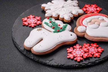 Noel kurabiyesi. Ballı, zencefilli ve tarçınlı lezzetli zencefilli kurabiyeler. Kış bileşimi