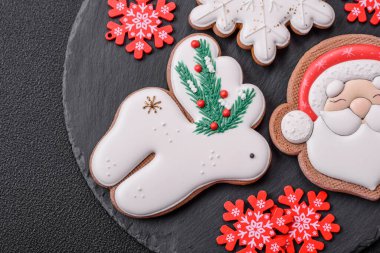 Noel kurabiyesi. Ballı, zencefilli ve tarçınlı lezzetli zencefilli kurabiyeler. Kış bileşimi