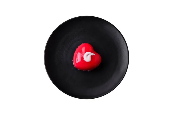 Beautiful Tasty Cake Red Color Cheesecake Shape Heart Sweets Valentine — 스톡 사진