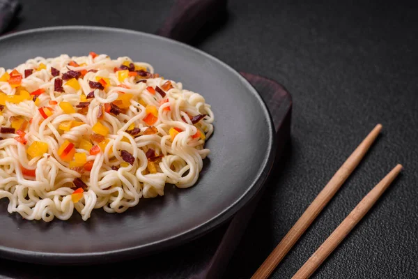 Delicious Fresh Asian Noodles Pieces Vegetables Meat Salt Spices Herbs — Stock Photo, Image