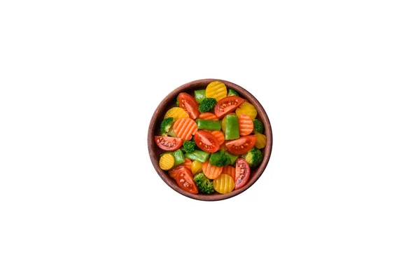 Ensalada Verduras Frescas Vapor Tomates Cherry Brócoli Zanahorias Frijoles Espárragos —  Fotos de Stock
