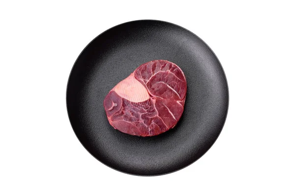 Vers Rundvlees Ossobuco Steak Met Zout Specerijen Kruiden Getextureerde Beton — Stockfoto