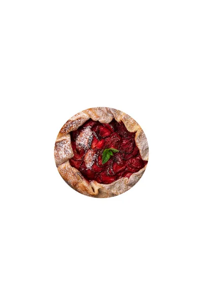 Köstliche Frische Süße Hausgemachte Erdbeertorte Rustikalen Stil Mit Wilden Blumen — Stockfoto
