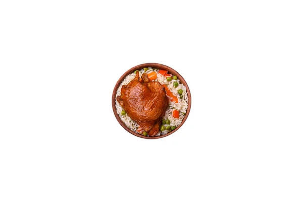 Finom Főtt Rizs Csirkével Zöldséggel Vagy Rizottóval Sóval Fűszerekkel Fűszernövényekkel — Stock Fotó