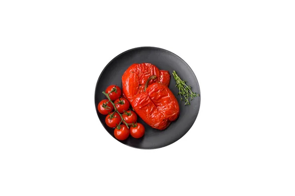Delicious Juicy Grilled Peppers Spices Herbs Dark Concrete Background — Stock Photo, Image