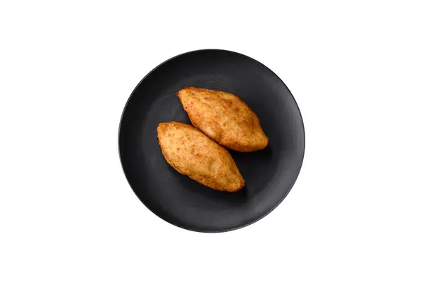 Leckeres Gebackenes Kartoffelschnitzel Gefüllt Mit Hühnchen Und Gemüse Gewürzen Und — Stockfoto