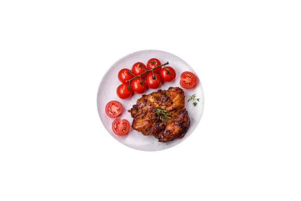 Heerlijk Gebakken Kippenvlees Met Zout Specerijen Kruiden Een Donkere Betonnen — Stockfoto