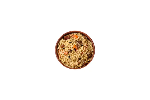 Köstliche Usbekische Pilaf Mit Huhn Karotten Berberitze Gewürzen Und Kräutern — Stockfoto
