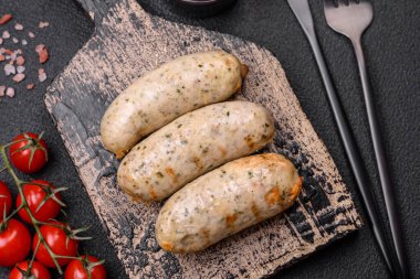 Sosisler sebze proteinleri seitan etsiz soya buğdayları klasik vejetaryen ya da vejetaryen aperatifler masada sağlıklı yemek atıştırmalıkları yemeye hazır.