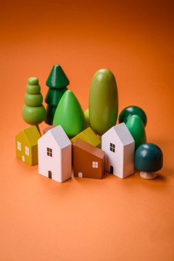 Kendi evinize yatırım yapmak ve gayrimenkul almak için küçük ahşap bir ev. Fikrin için arka plan