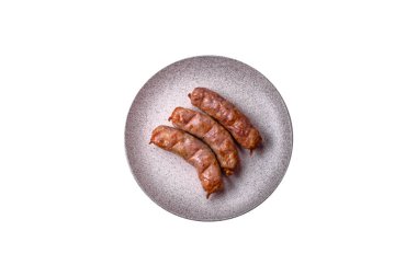 Lezzetli ızgara tavuk ya da tuzlu, baharatlı ve çimento kaplı domuz sosisi.