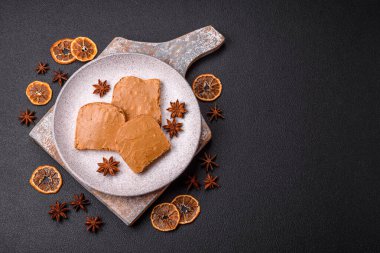 Tost ekmeği ve fıstık ezmeli lezzetli bir sandviç.