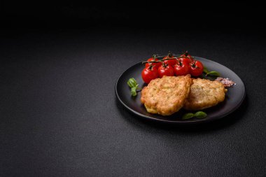 Tuzlu, baharatlı ve çimento kaplı lezzetli kızarmış tavuk pirzolası.