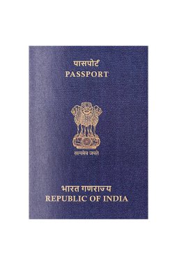 Koyu beton arka planda Hindistan vatandaşının uluslararası pasaportu.