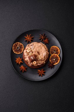 Tereyağlı yulaflı kurabiyeler ya da fıstık ezmeli ve koyu betondan fındıklı.