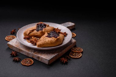 Kirazlı ve çikolatalı tatlı çavdar turtaları, vejetaryen ve vejetaryen tatlıları