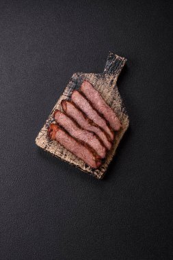 Izgara wagyu bifteği, tuzlu, baharatlı ve çimento kaplı.