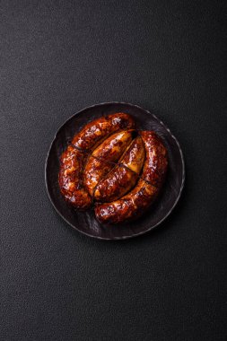 Salyangoz ya da salyangoz şeklinde tuzlu, baharatlı ve otlu lezzetli bir sosis.