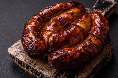 Salyangoz ya da salyangoz şeklinde tuzlu, baharatlı ve otlu lezzetli bir sosis.