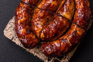 Salyangoz ya da salyangoz şeklinde tuzlu, baharatlı ve otlu lezzetli bir sosis.