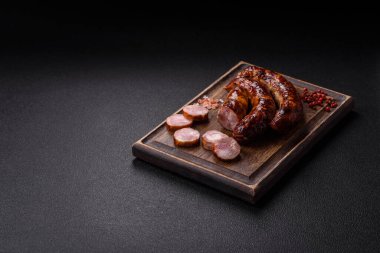 Salyangoz ya da salyangoz şeklinde tuzlu, baharatlı ve otlu lezzetli bir sosis.