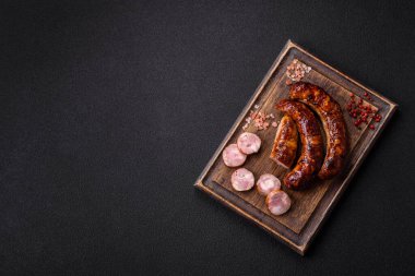 Salyangoz ya da salyangoz şeklinde tuzlu, baharatlı ve otlu lezzetli bir sosis.