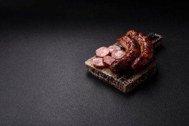 Salyangoz ya da salyangoz şeklinde tuzlu, baharatlı ve otlu lezzetli bir sosis.