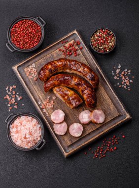 Salyangoz ya da salyangoz şeklinde tuzlu, baharatlı ve otlu lezzetli bir sosis.