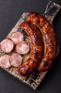 Salyangoz ya da salyangoz şeklinde tuzlu, baharatlı ve otlu lezzetli bir sosis.