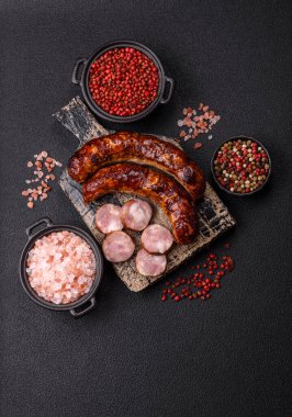 Salyangoz ya da salyangoz şeklinde tuzlu, baharatlı ve otlu lezzetli bir sosis.