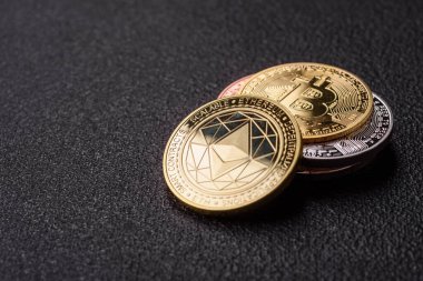 Ethereum kripto kuklası yuvarlak demir para şeklinde. Tasarımınız için kavramsal arkaplan