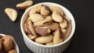 Brezilya fındığı kasede, selenyum içerikli bir yemek. Faydalı vejetaryen yemekleri