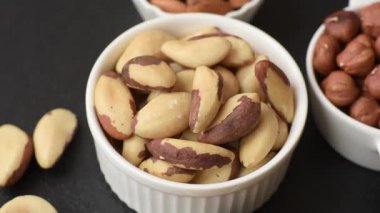 Brezilya fındığı kasede, selenyum içerikli bir yemek. Faydalı vejetaryen yemekleri