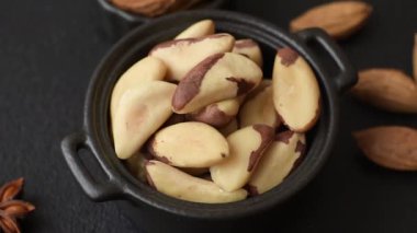 Brezilya fındığı kasede, selenyum içerikli bir yemek. Faydalı vejetaryen yemekleri