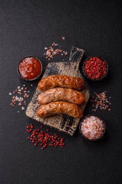 Izgara domuz mu yoksa sığır eti sosisi mi? Tuzlu, baharatlı ve otlu Alman sosisleri