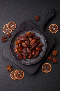 Kurutulmuş tropikal tarih meyvesi taze organik diyet gıdaları için bir malzeme olarak kullanılır. Vegan, vejetaryen yemeği