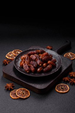 Kurutulmuş tropikal tarih meyvesi taze organik diyet gıdaları için bir malzeme olarak kullanılır. Vegan, vejetaryen yemeği