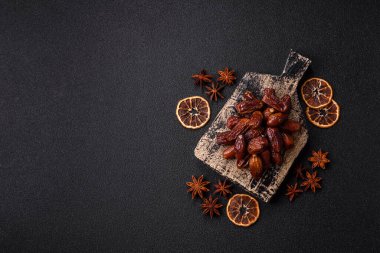 Kurutulmuş tropikal tarih meyvesi taze organik diyet gıdaları için bir malzeme olarak kullanılır. Vegan, vejetaryen yemeği