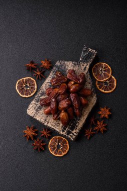 Kurutulmuş tropikal tarih meyvesi taze organik diyet gıdaları için bir malzeme olarak kullanılır. Vegan, vejetaryen yemeği