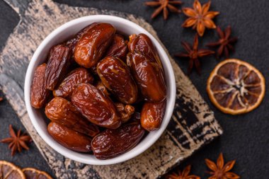 Kurutulmuş tropikal tarih meyvesi taze organik diyet gıdaları için bir malzeme olarak kullanılır. Vegan, vejetaryen yemeği