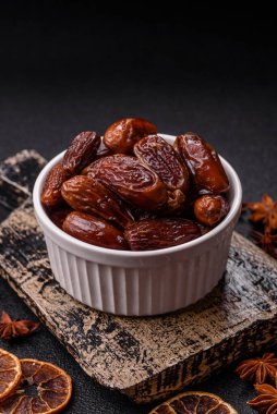 Kurutulmuş tropikal tarih meyvesi taze organik diyet gıdaları için bir malzeme olarak kullanılır. Vegan, vejetaryen yemeği