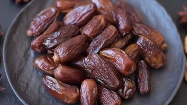 Kurutulmuş tropikal tarih meyvesi taze organik diyet gıdaları için bir malzeme olarak kullanılır. Vegan, vejetaryen yemeği
