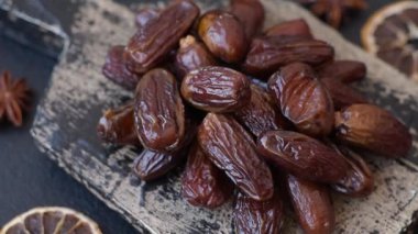 Kurutulmuş tropikal tarih meyvesi taze organik diyet gıdaları için bir malzeme olarak kullanılır. Vegan, vejetaryen yemeği