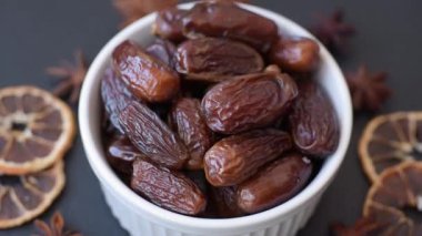 Kurutulmuş tropikal tarih meyvesi taze organik diyet gıdaları için bir malzeme olarak kullanılır. Vegan, vejetaryen yemeği