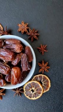 Kurutulmuş tropikal tarih meyvesi taze organik diyet gıdaları için bir malzeme olarak kullanılır. Vegan, vejetaryen yemeği