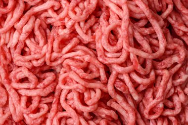 Baharatlı ve tuzlu kıymalı kıyma. Köfte köfte yapmak için bir malzemedir.