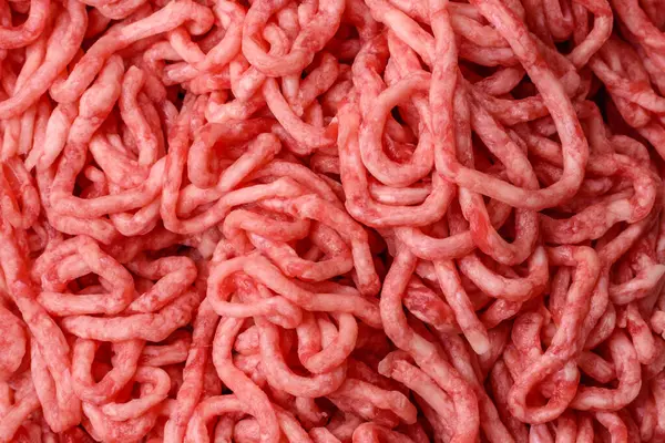 Baharatlı ve tuzlu kıymalı kıyma. Köfte köfte yapmak için bir malzemedir.