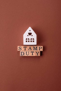 Pul vergisi, emlak yatırım konsepti, gayrimenkul ile ilgili iş süreçleri. İş tasarımı için arka plan olarak pul görevi yazıtları